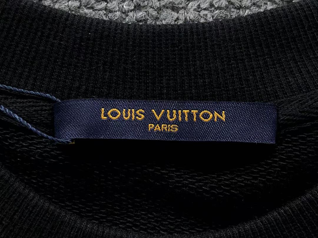 Louis Vuitton 165 L⭐ HOOFIE 5111405147 (Im 170Cm 60Kg I Wear Size M In The Phot) - Image 27