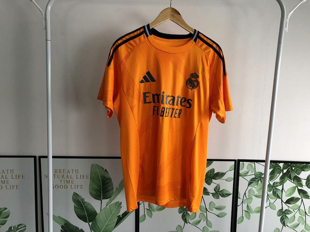 Unbranded 68 FOOTBALL T-SHIRT - Image 19
