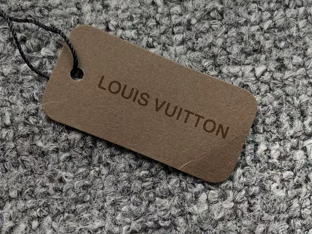 Louis Vuitton 68 L⭐ SCARF 5112806102 (Long 116CM* Wide 8CM*) - Image 9