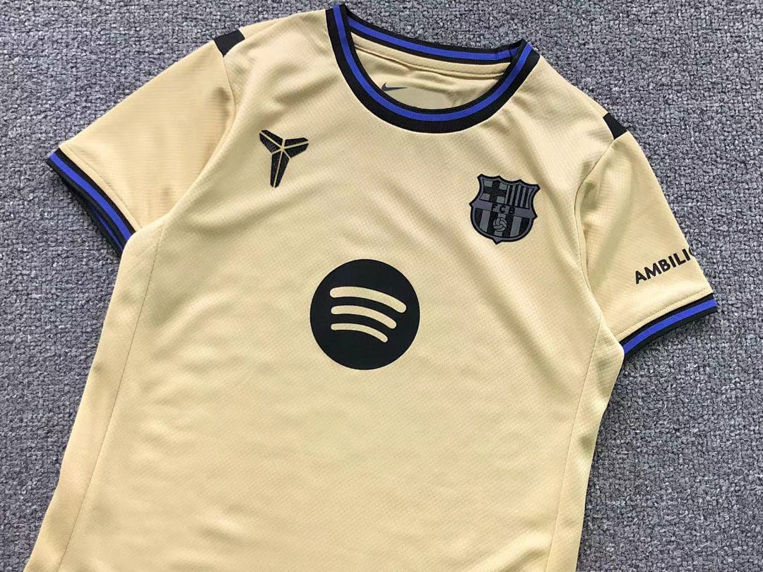 Chanel 75 FOOTBALL CHILD SHORTS T-SHIRT - Image 8