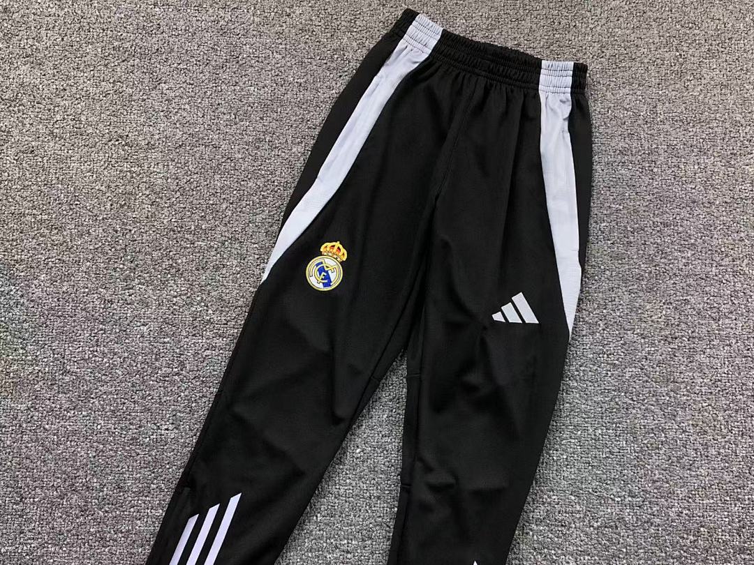 Chanel 135 FOOTBALL LONG SLEEVED TROUSERS - Image 21