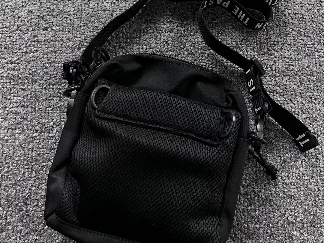 Human Made 185 HUMAN MADE BAG 2110171701 (Long 21CM* Wide 4CM*17CM) - Image 18