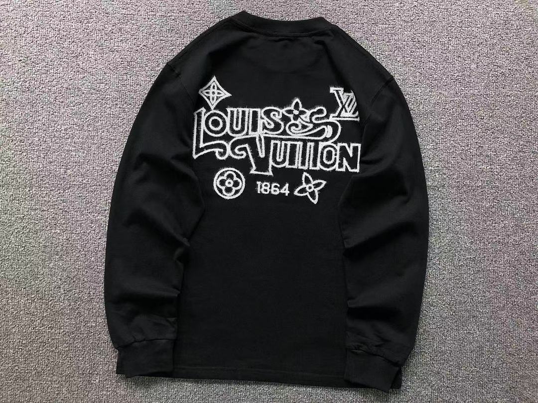 Louis Vuitton 139 L⭐ LONG SLEEVED 3207240821 (Im 170Cm 60Kg I Wear Size M In The Phot) - Image 9