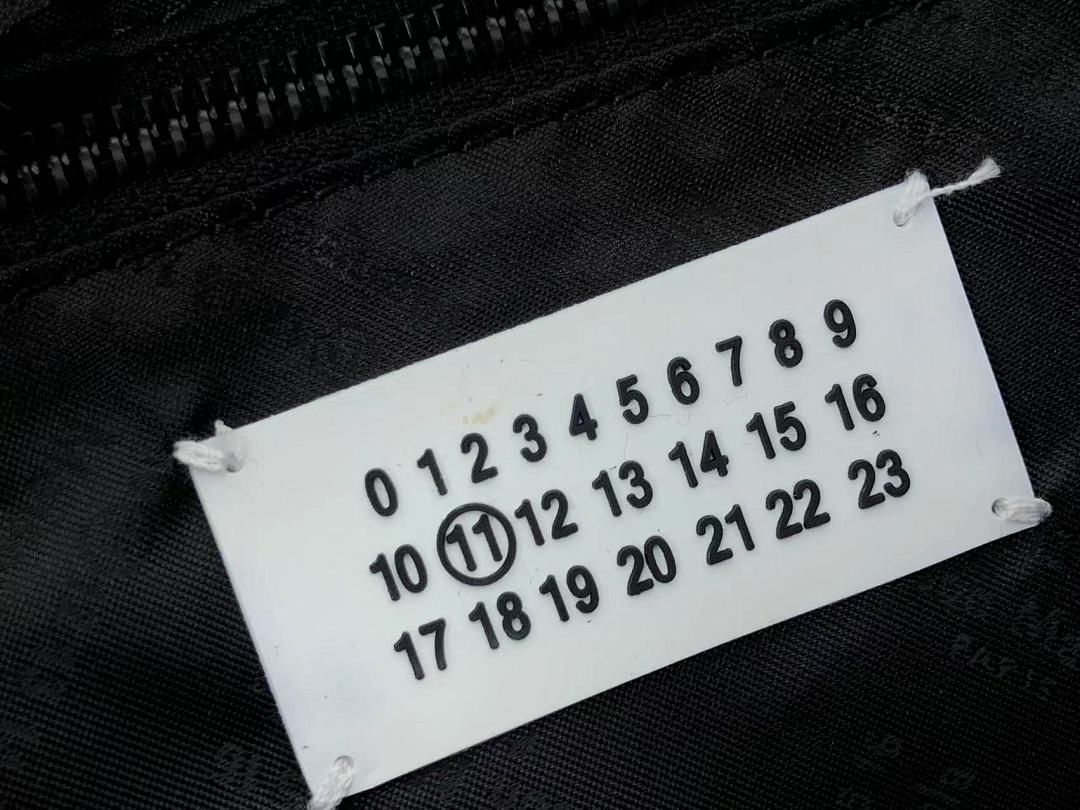 On Running 178 MAISON MARGIELA BAG 272257 (Long 31CM* Wide 13CM* High 30CM) - Image 19