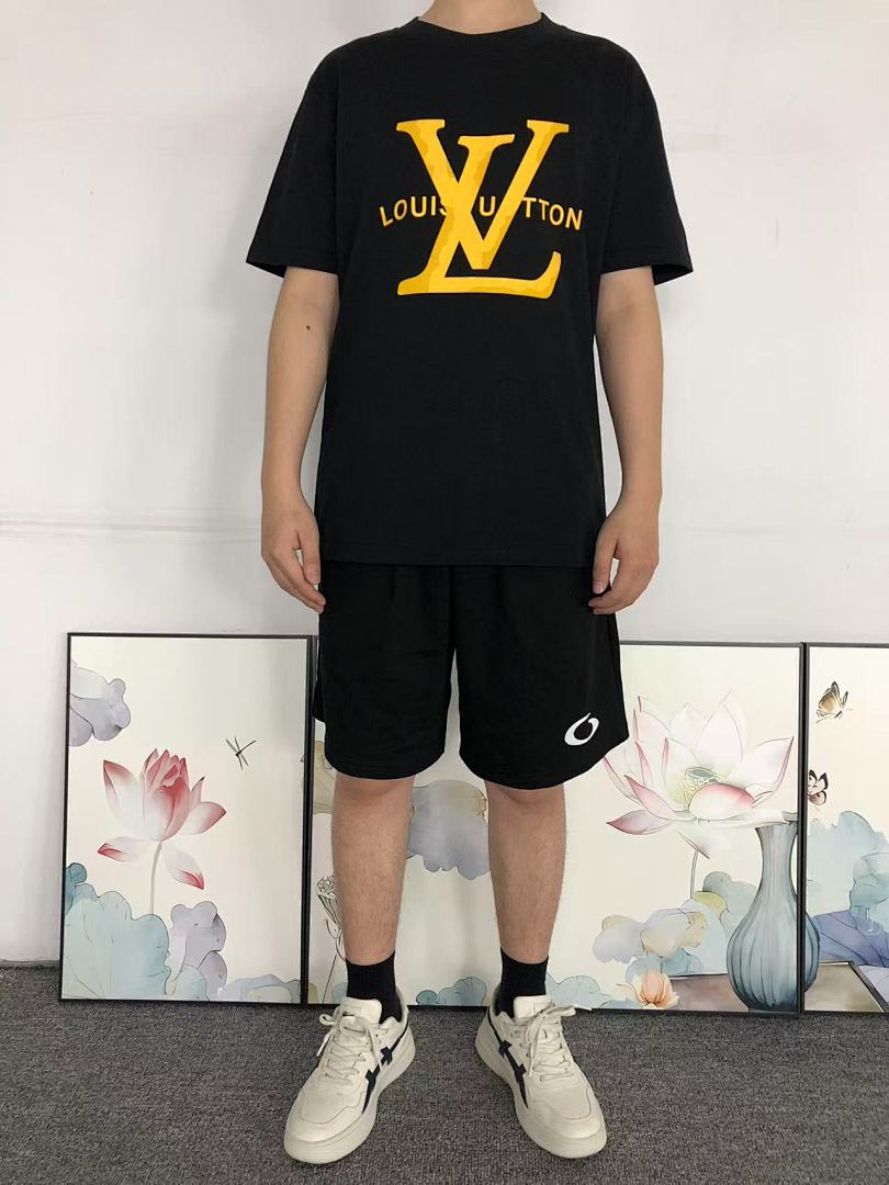 Louis Vuitton 115 L⭐ T-SHIRT 1106133160 (Im 170Cm 60Kg I Wear Size S In The Phot) - Image 3