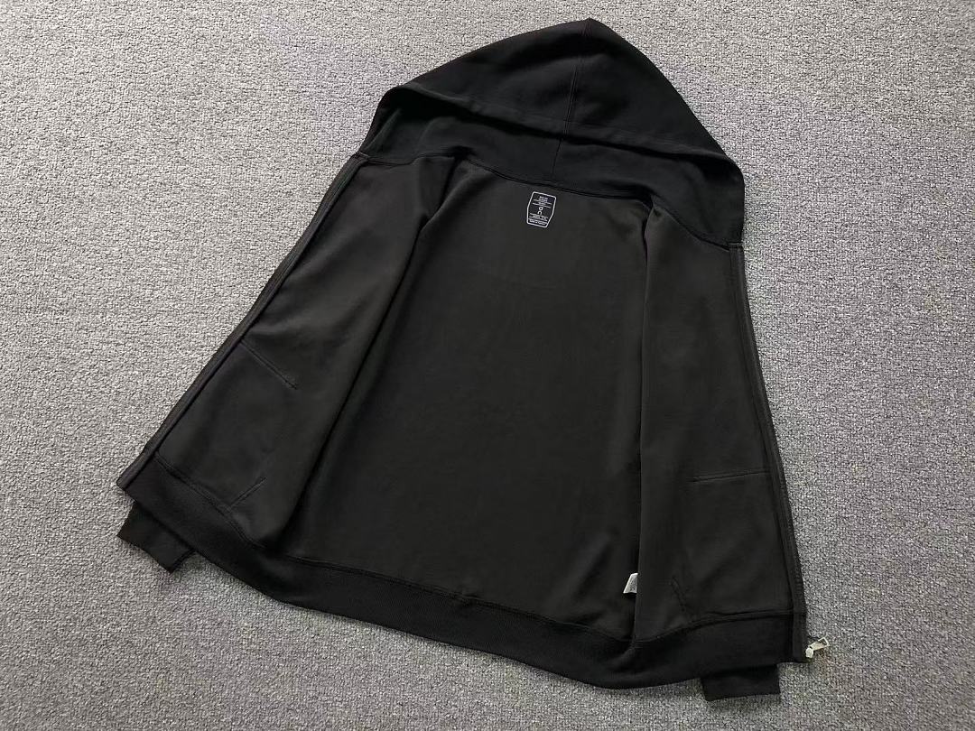 On Running 188 ON HOODIE 2208144104 (Im 170Cm 60Kg I Wear Size XL In The Phot) - Image 27