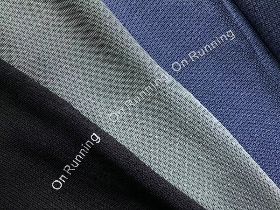 On Running 228 ON HOODIE - Image 35