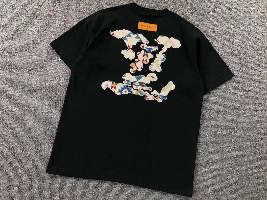 Louis Vuitton 118 L⭐ T-SHIRT 11122015137 (Im 170Cm 55Kg I Wear Size M In The Phot) - Image 8
