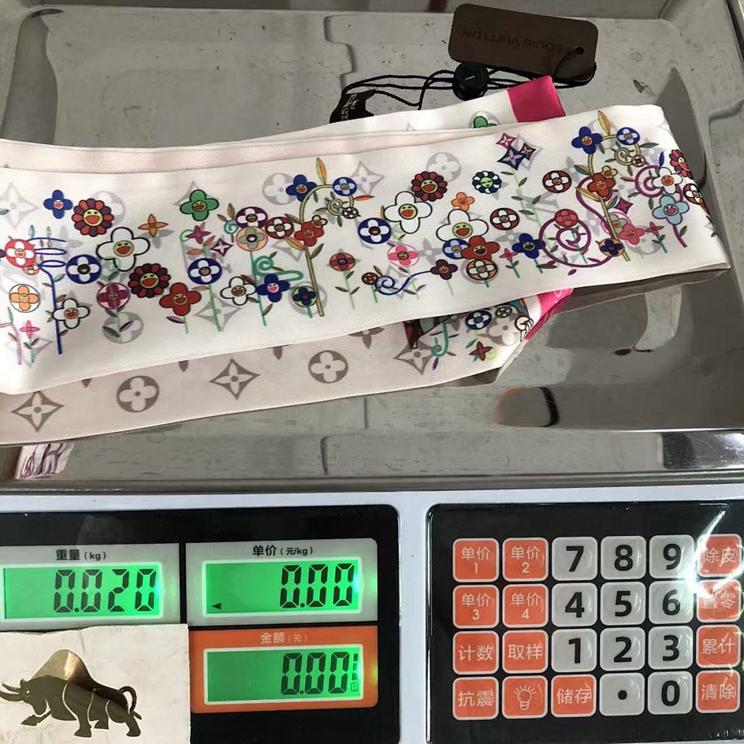 Louis Vuitton 68 L⭐ SCARF 5112802102 (Long 116CM* Wide 8CM*) - Image 10