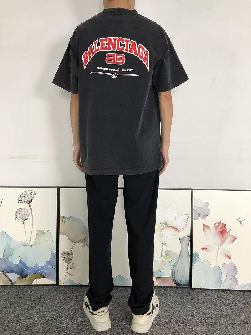 Balenciaga 128 B⭐L⭐⭐⭐IA⭐A T-SHIRT 3205061021 (Im 170Cm 60Kg I Wear Size L In The Phot) - Image 4