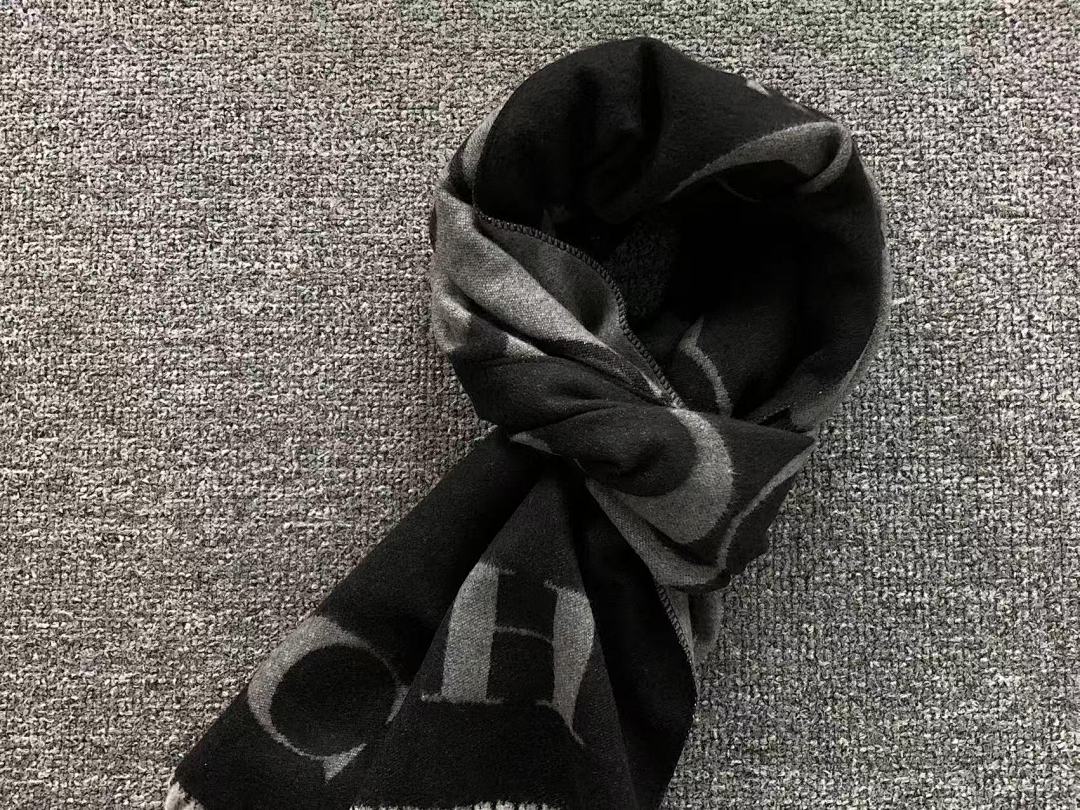 Coach 85 C⭐A⭐H SCARF 218090176 (Long 186CM* Wide 63CM*) - Image 6
