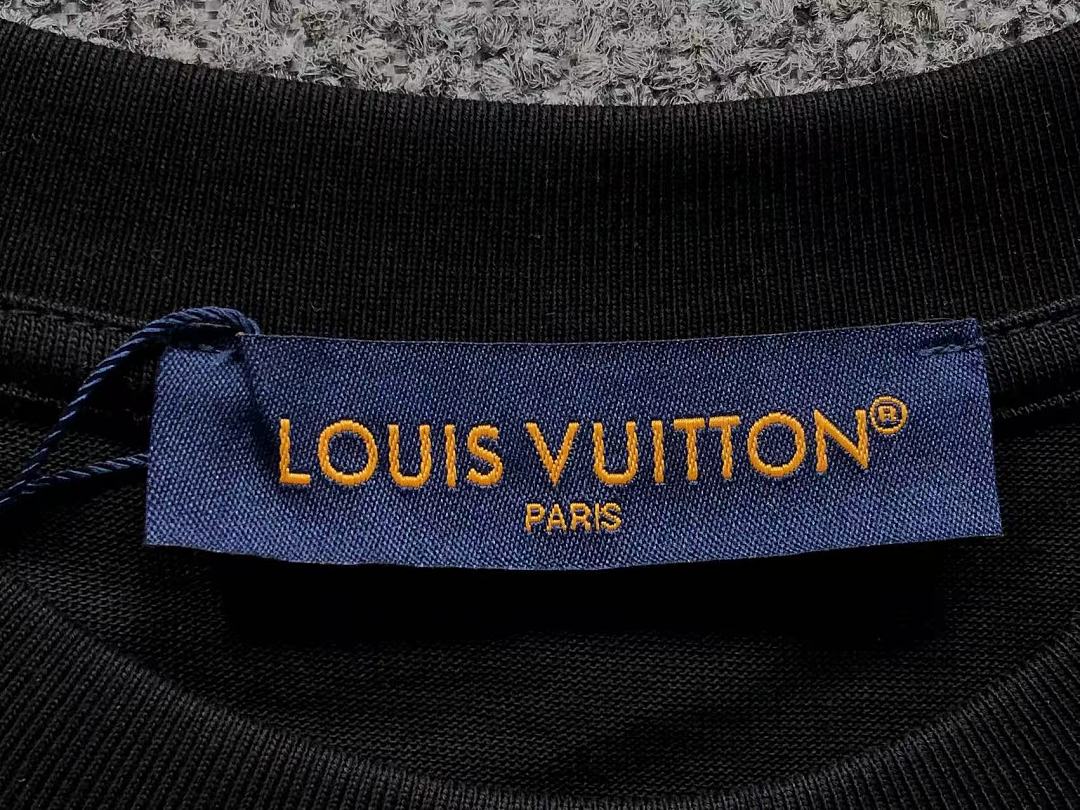 Louis Vuitton 135 L⭐ T-SHIRT 22050737125 (Im 170Cm 60Kg I Wear Size S In The Phot) - Image 16