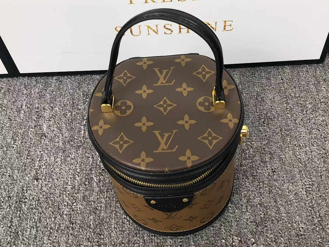 Louis Vuitton 468 L⭐ BAG 412166024 (Long 15CM* Wide 14CM* High 18CM) - Image 18
