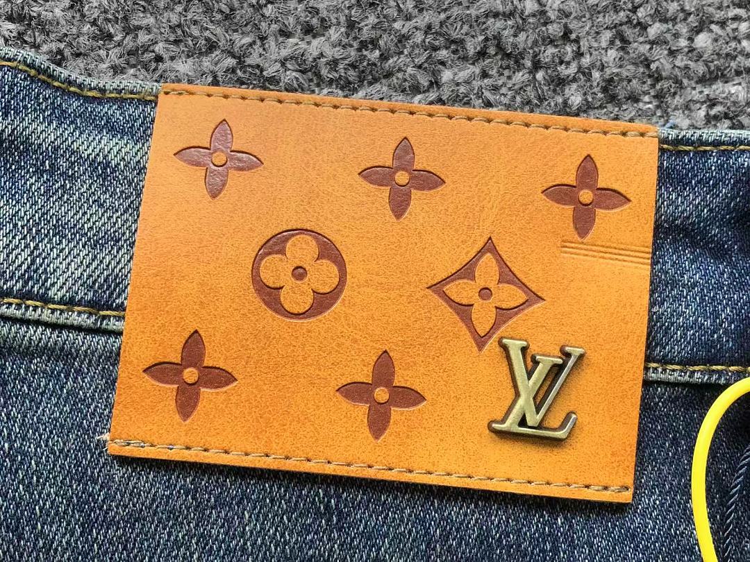Louis Vuitton 215 L⭐ - Image 13