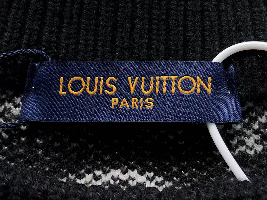Louis Vuitton 208 L⭐ SWEATER 42030212156 (Im 172Cm 55Kg I Wear Size S In The Phot) - Image 16