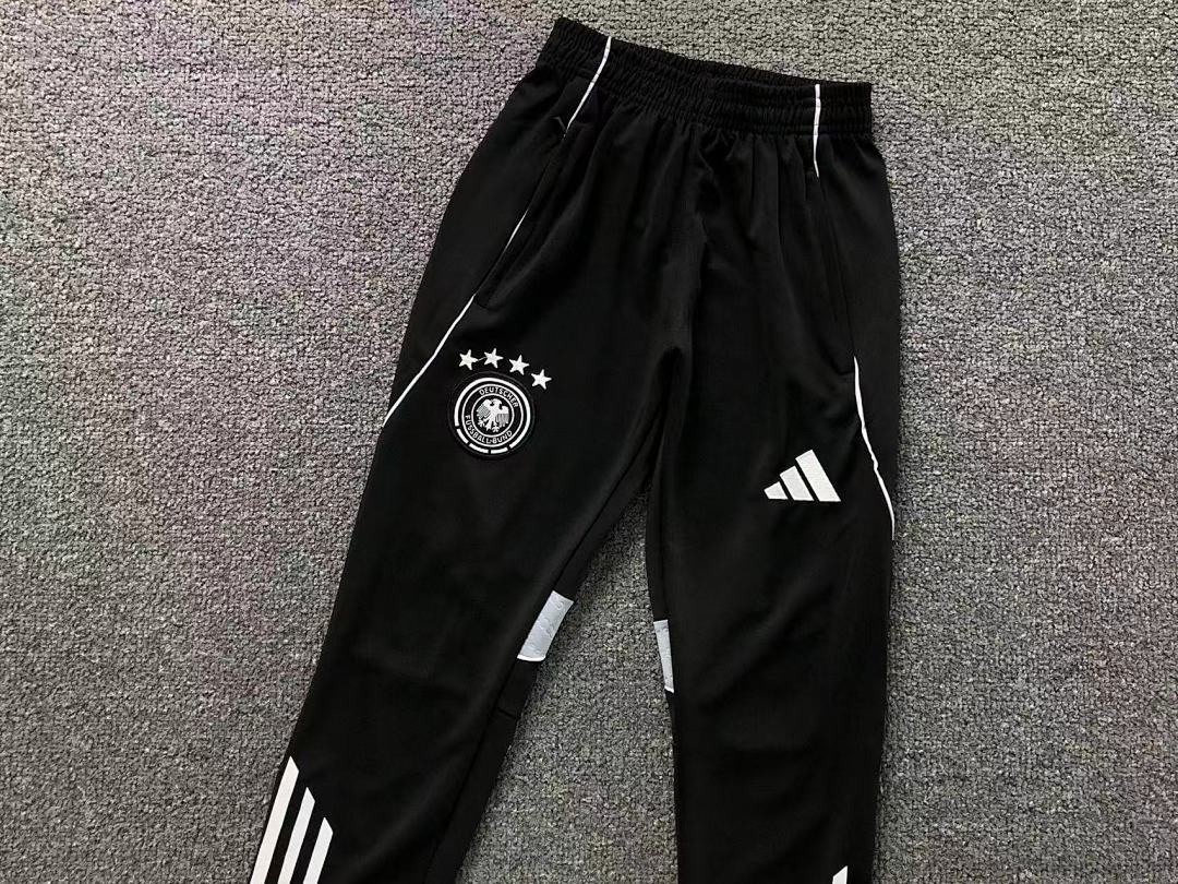 Chanel 135 FOOTBALL LONG SLEEVED TROUSERS - Image 18