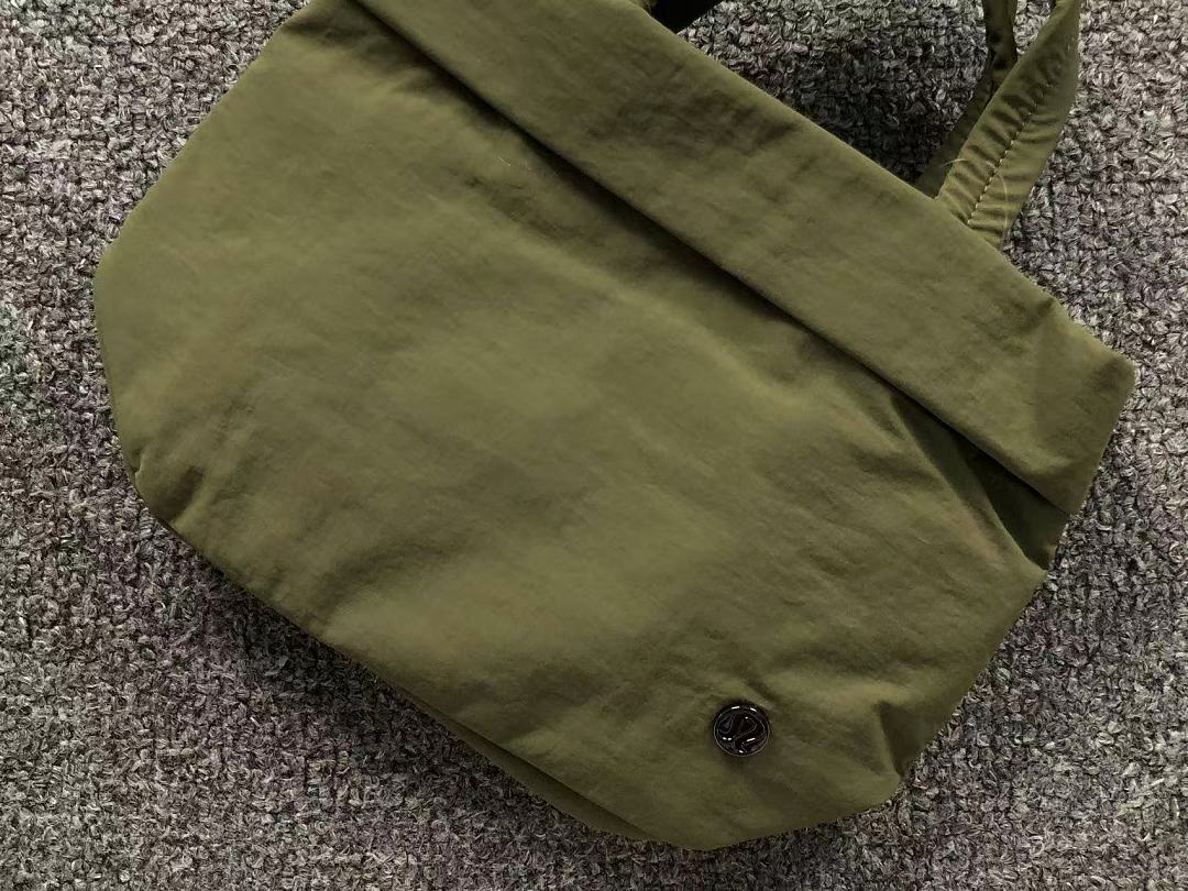 On Running 158 LULULEMON BAG 4207030977 (Long 26CM* Wide 11CM* High 19CM) - Image 19