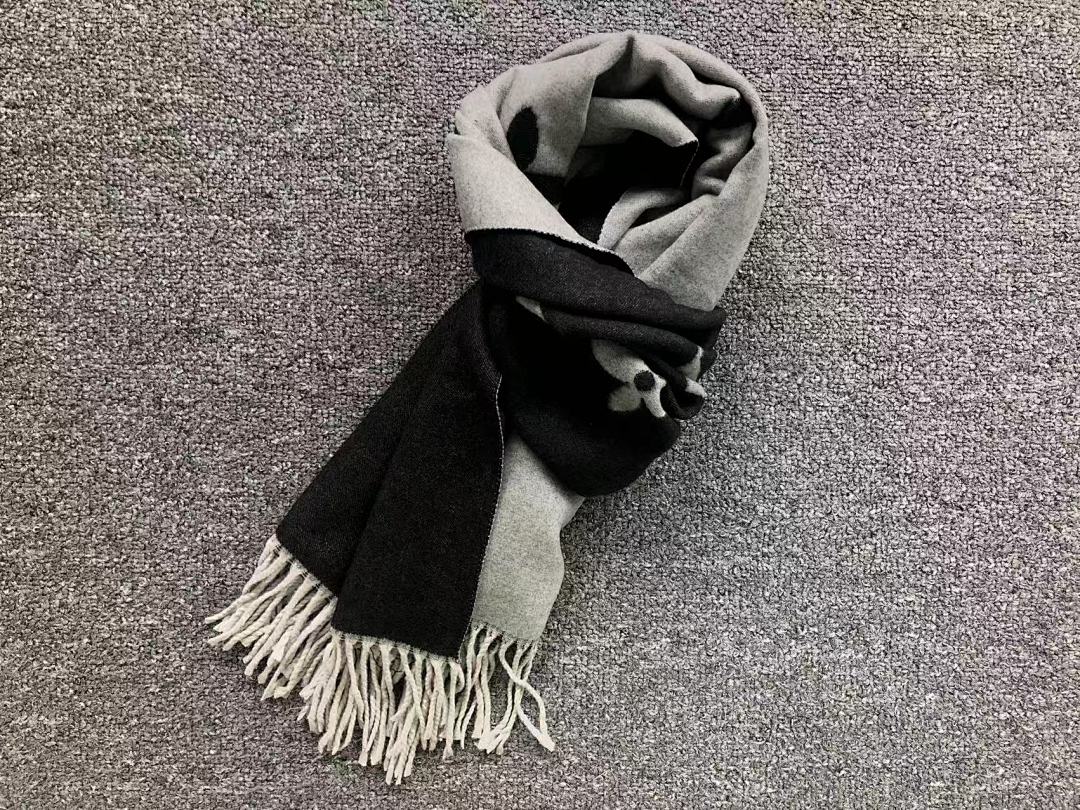 Louis Vuitton 95 L⭐ SCARF 560501102 (Long 176CM* Wide 65CM*) - Image 5