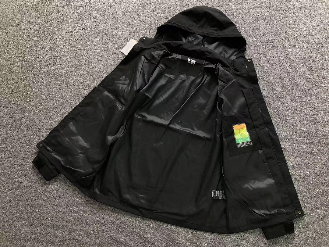 On Running 208 ON JACKET 2207150404 (Im 170Cm 60Kg I Wear Size XL In The Phot) - Image 31