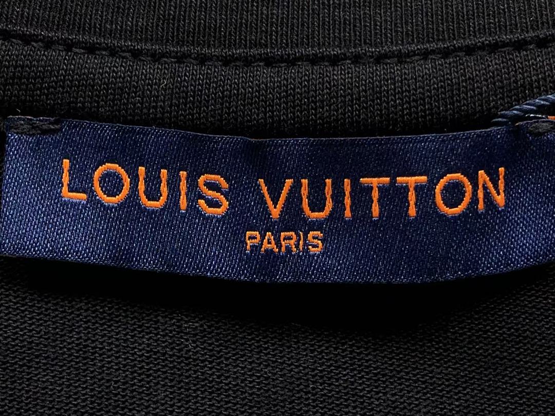 Louis Vuitton 115 L⭐ T-SHIRT 214211515 (Im 170Cm 60Kg I Wear Size M In The Phot) - Image 22