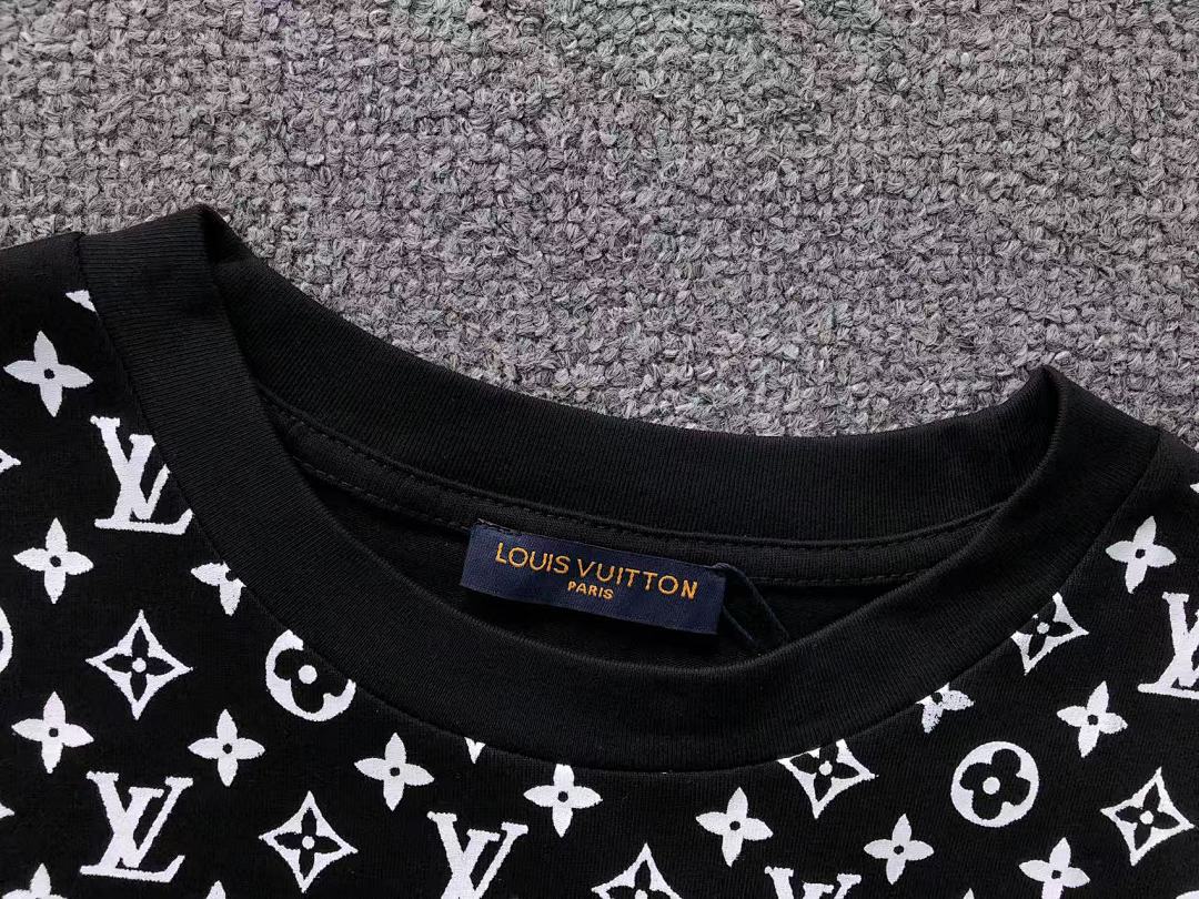 Louis Vuitton 126 L⭐ T-SHIRT 214010136 (Im 170Cm 60Kg I Wear Size S In The Phot) - Image 12