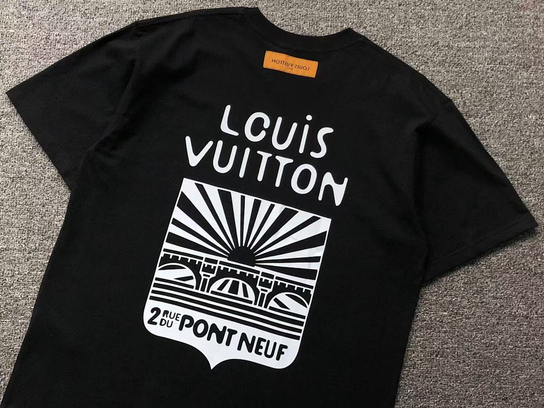 Louis Vuitton 108 L⭐ T-SHIRT 503051870 (Im 170Cm 55Kg I Wear Size M In The Phot) - Image 7