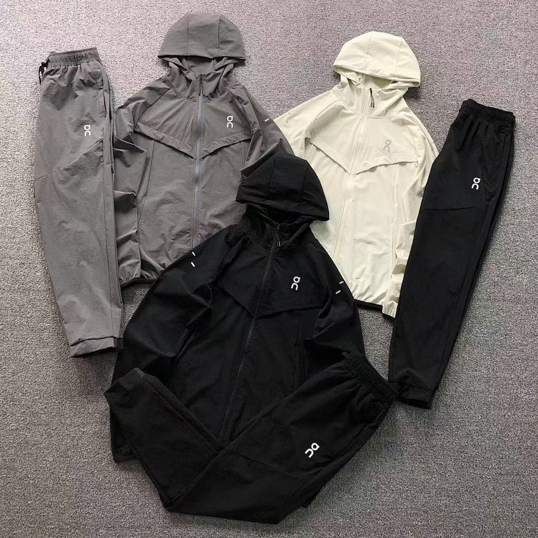 On Running 218 ON JACKET