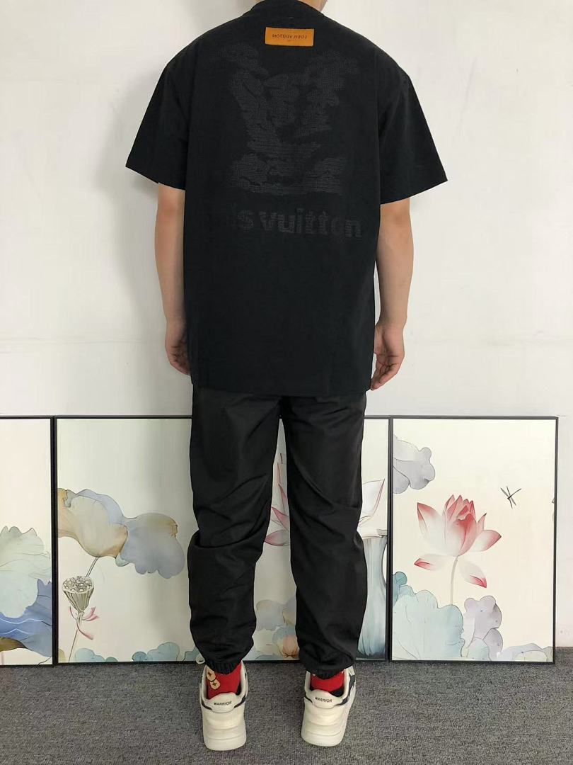 Louis Vuitton 135 L⭐ T-SHIRT 3203272017 (Im 170Cm 60Kg I Wear Size M In The Phot) - Image 4