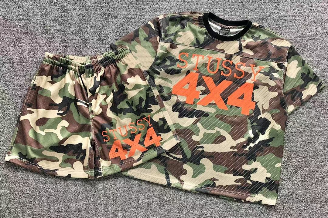 Stussy SHORTS 138 STUSSY T-SHIRT - Image 6
