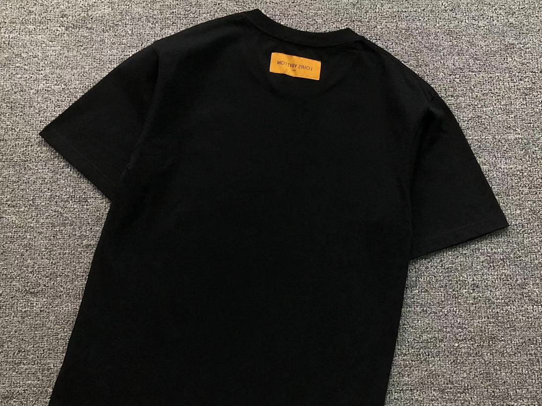 Louis Vuitton 158 L⭐ T-SHIRT 22040364001 (Im 170Cm 60Kg I Wear Size XS In The Phot) - Image 15