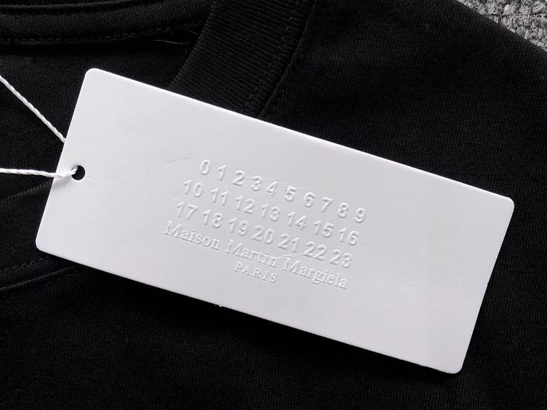 On Running 78 MAISON MARGIELA T-SHIRT 4107052786 (Im 170Cm 60Kg I Wear Size 46 In The Phot) - Image 20