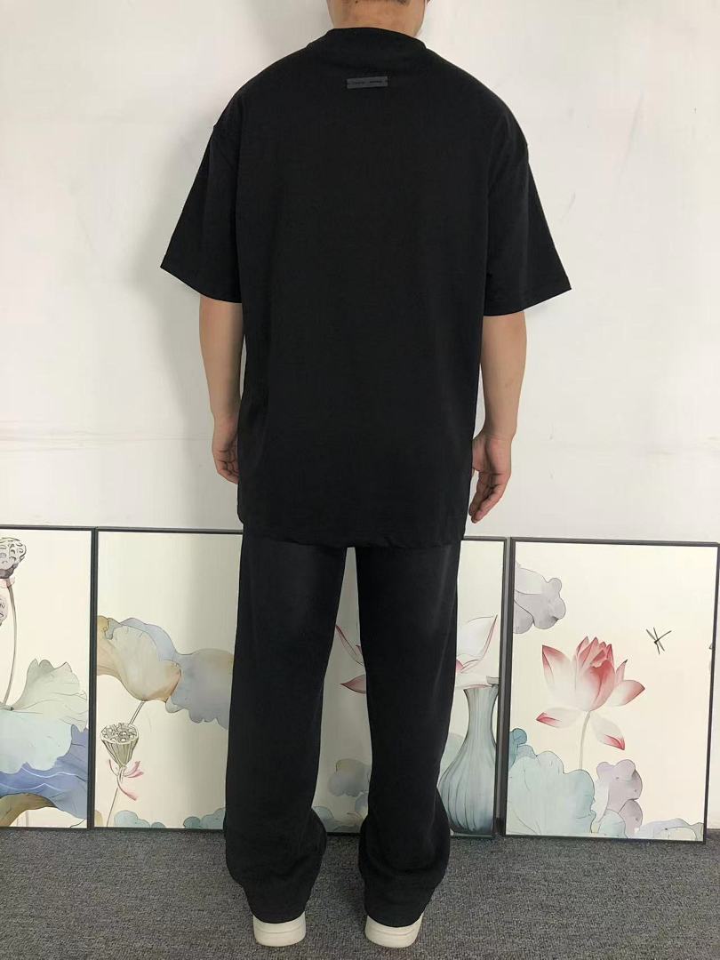 Fear of God 98 FOG T-SHIRT 22040417125 (Im 170Cm 60Kg I Wear Size M In The Phot) - Image 4