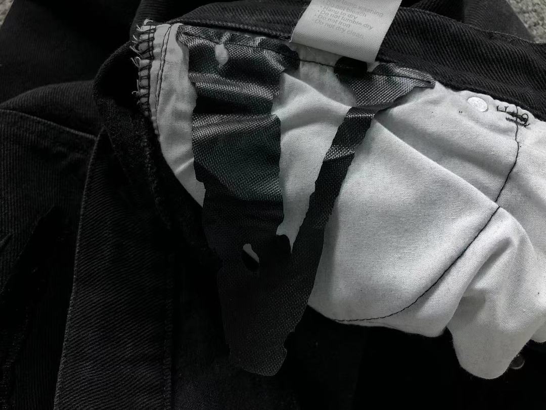 On Running 128 VLONE - Image 25