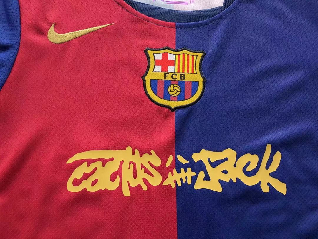 Chanel 75 FOOTBALL T-SHIRT SHORTS - Image 9