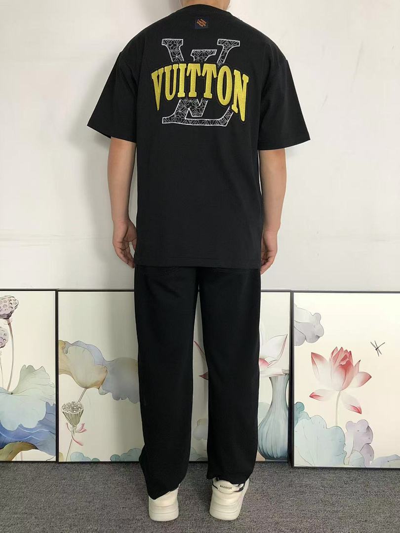 Louis Vuitton 118 L⭐ T-SHIRT 124706104 (Im 170Cm 60Kg I Wear Size S In The Phot) - Image 4