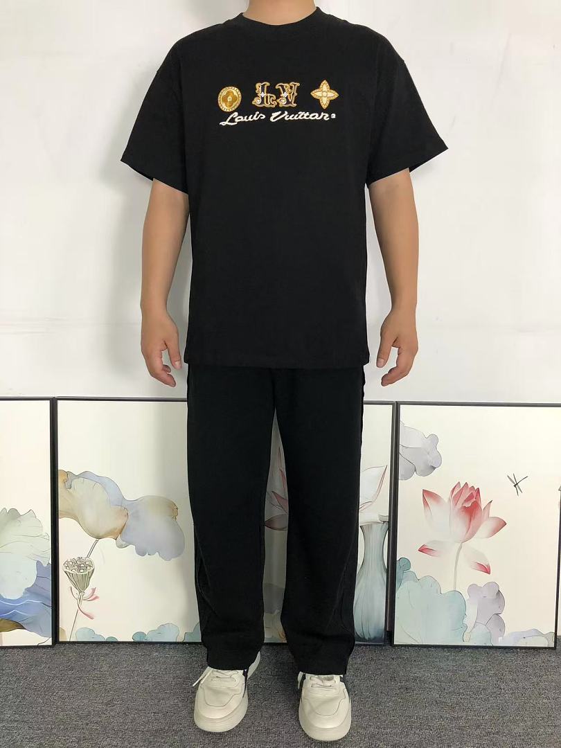Louis Vuitton 158 L⭐ T-SHIRT 22051213001 (Im 170Cm 60Kg I Wear Size S In The Phot) - Image 3