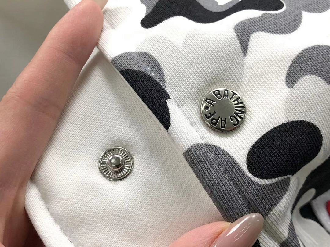 Bape 298 BAPE HOODIE 312200211 (Im 170Cm 57Kg I Wear sizeM In The Phot) - Image 15