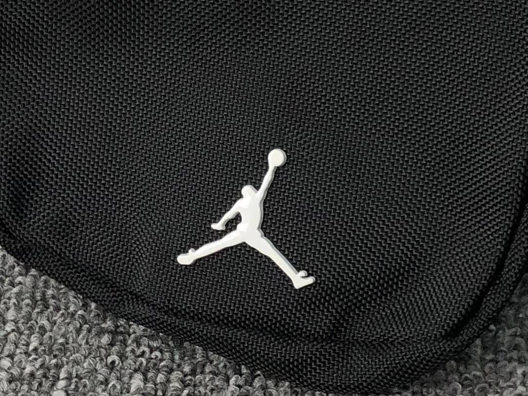 Air Jordan 68 A⭐R J⭐R⭐AN BAG 19020866 (Long 16CM* Wide 5CM* High 21CM) - Image 4