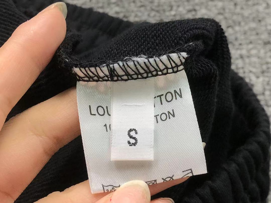 Louis Vuitton SHORTS 158 L⭐ T-SHIRT 2208020615 (Im 170Cm 60Kg I Wear Size S In The Phot) - Image 36