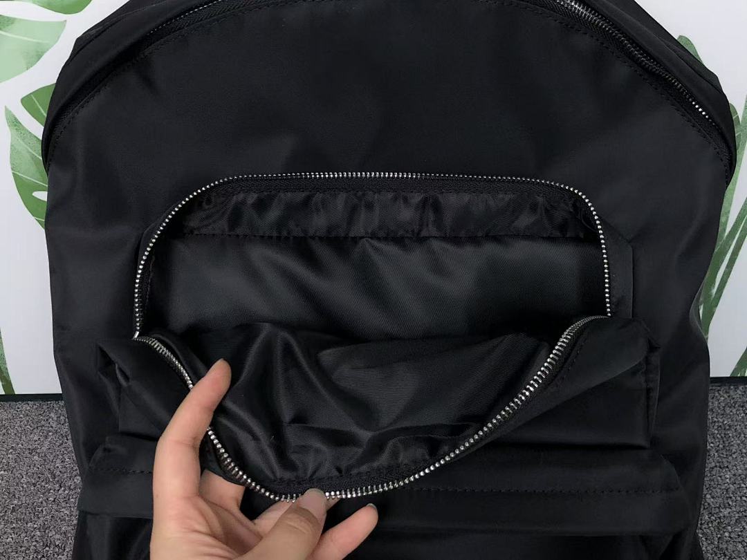 On Running 235 MAISON MARGIELA BAG 1106121424 (Long 42CM* Wide 16CM*45CM) - Image 10