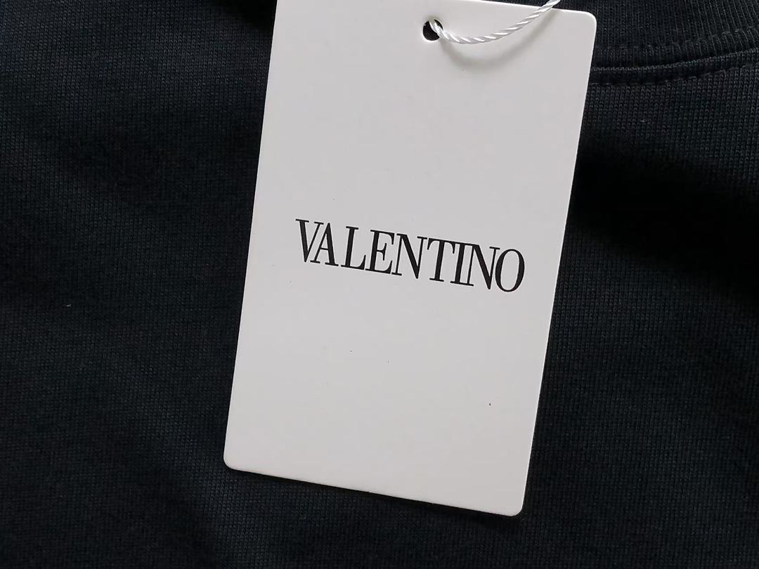 Valentino 115 VALENTINO T-SHIRT 5241607147 (Im 170Cm 60Kg I Wear Size M In The Phot) - Image 24