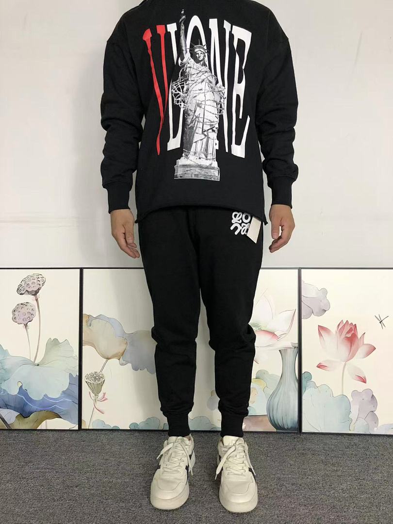 On Running 118 VLONE HOODIE 510119491 (Im 170Cm 60Kg I Wear Size S In The Phot) - Image 3