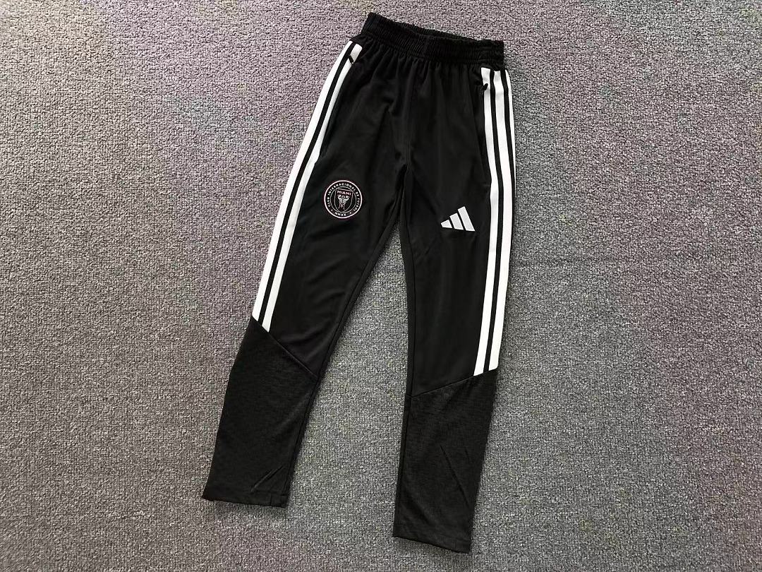 Chanel 135 FOOTBALL LONG SLEEVED TROUSERS - Image 20