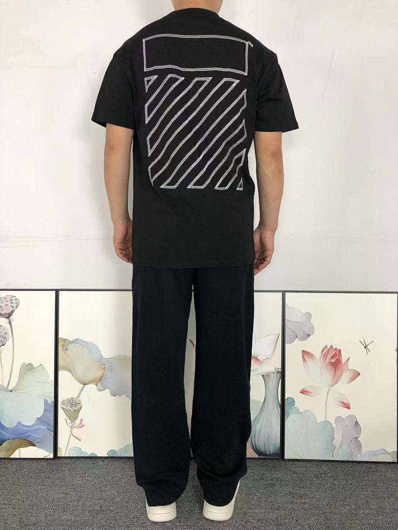 Off-White 108 OFF-WHITE T-SHIRT 5111112147 (Im 170Cm 60Kg I Wear Size M In The Phot) - Image 4