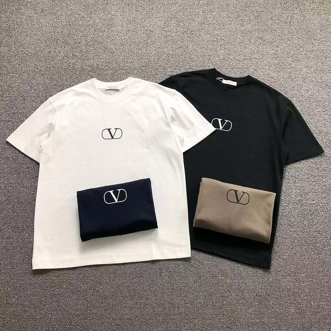 Valentino 115 VALENTINO T-SHIRT 5241607147 (Im 170Cm 60Kg I Wear Size M In The Phot)