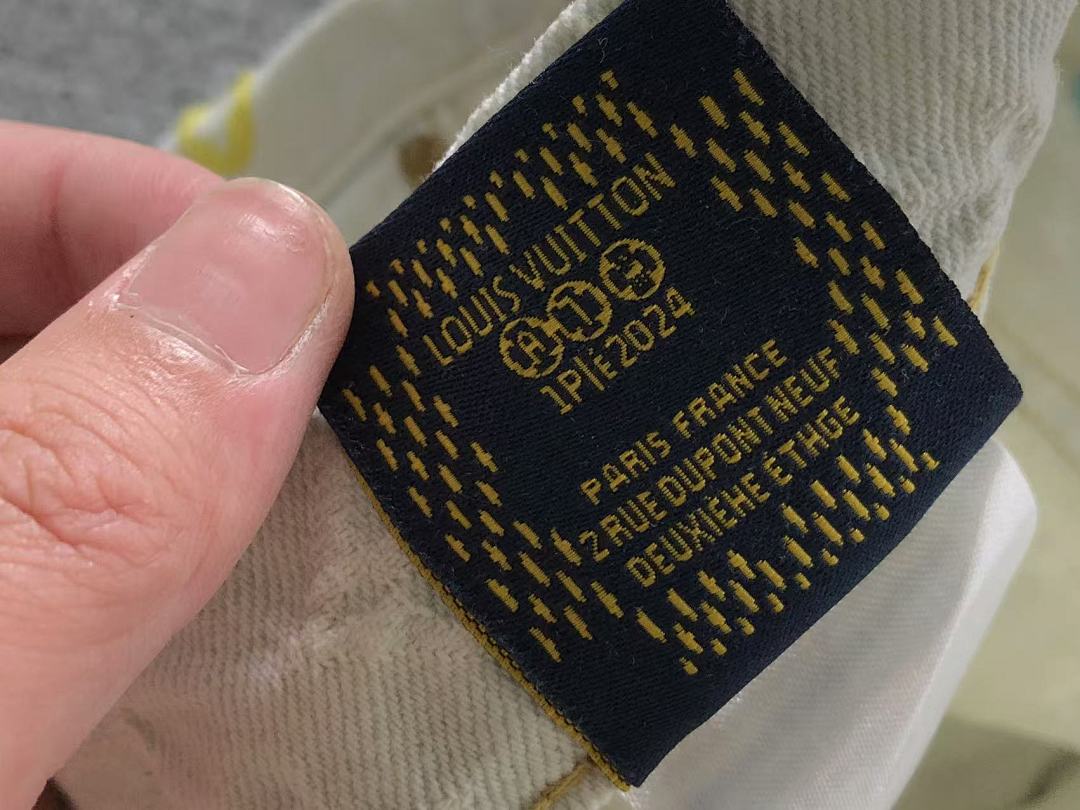 Louis Vuitton 245 L⭐ - Image 25