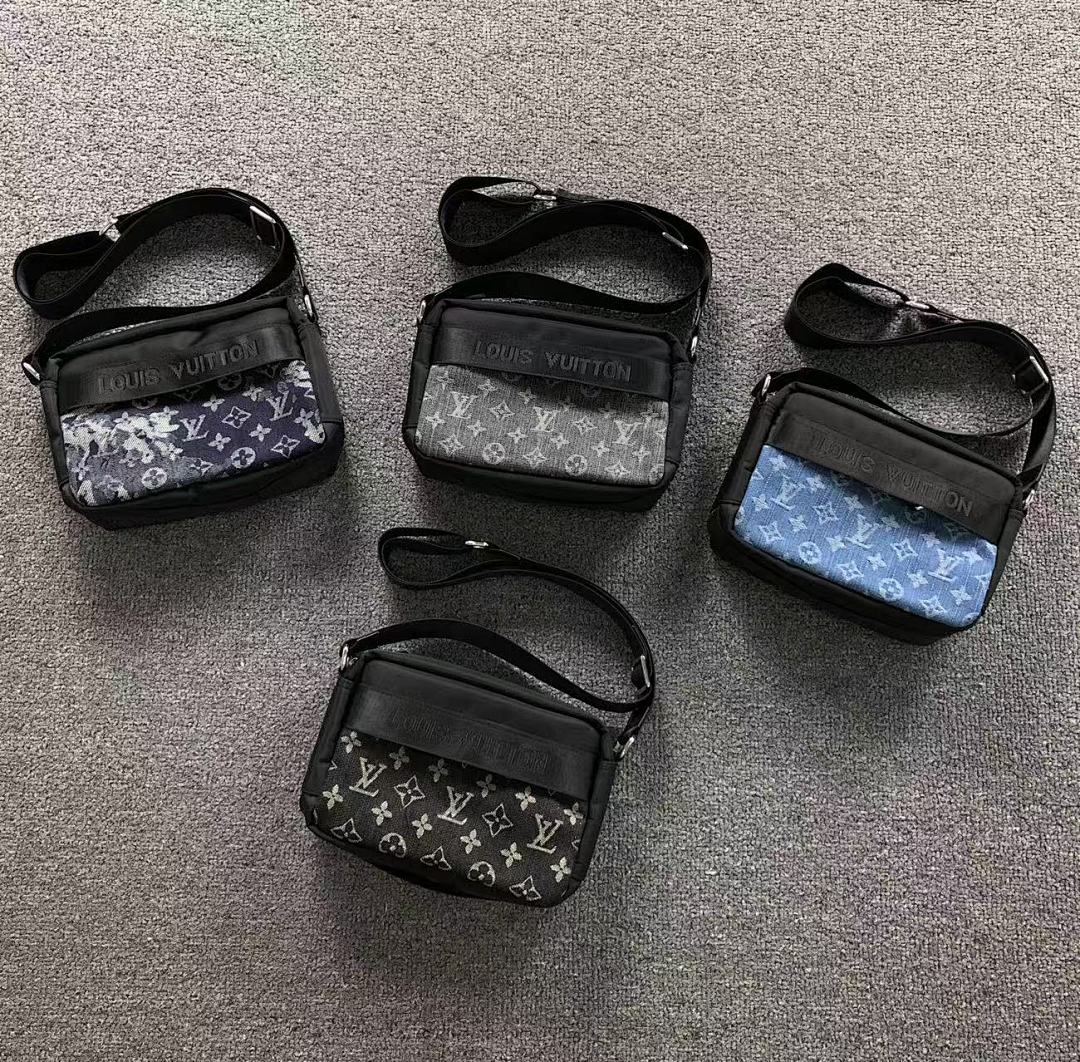 Louis Vuitton 158 L⭐ BAG 48233613 (Long 28CM* Wide 8CM* High 18CM)