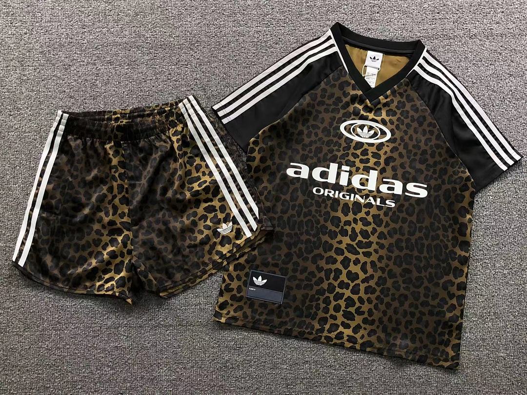 Adidas SHORTS A⭐I⭐AS T-SHIRT FEMAIE - Image 4