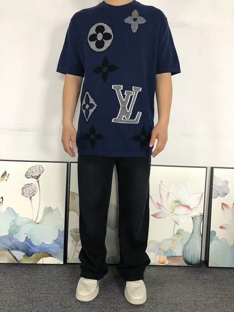 Louis Vuitton 178 L⭐ T-SHIRT SWEATER 2201236521 (Im 170Cm 60Kg I Wear Size S In The Phot) - Image 3