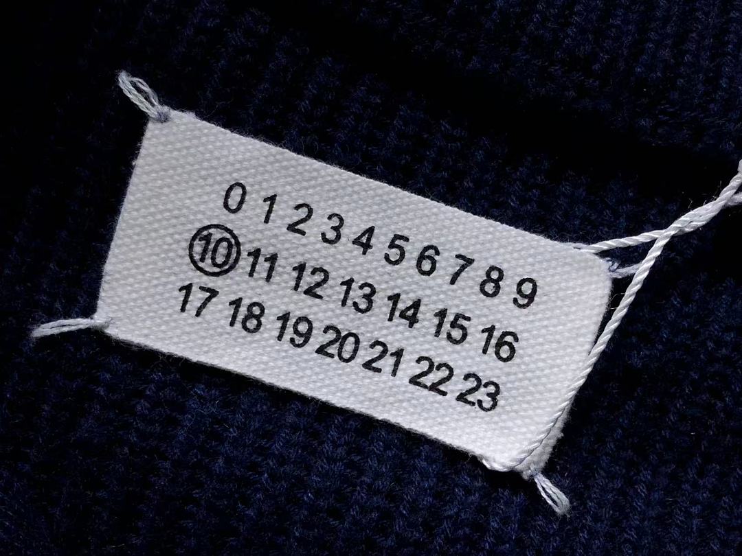 On Running 258 MAISON MARGIELA SWEATER 3111290621 (Im 170Cm 60Kg I Wear Size L In The Phot) - Image 17